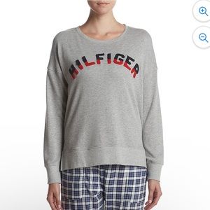 ❌SOLD❌Tommy Hilfiger Gray “Hilfiger” Logo Pullover Long Sleeve Sweatshirt